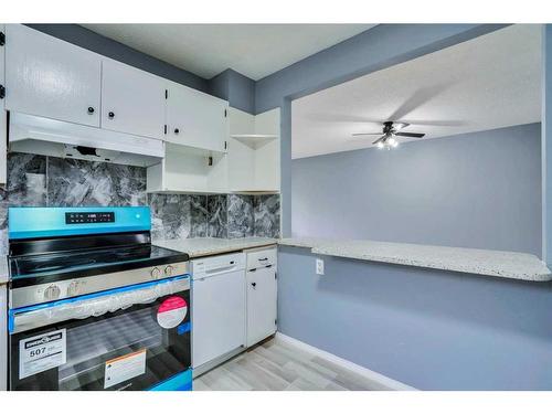 3723 7 Avenue Nw, Calgary, AB - Indoor Photo Showing Kitchen