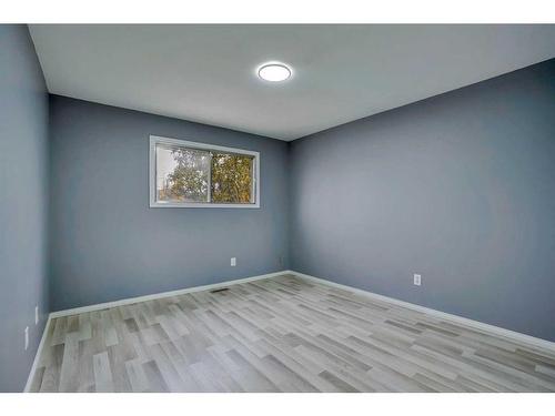 3723 7 Avenue Nw, Calgary, AB - Indoor Photo Showing Other Room