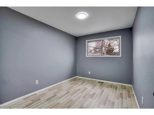 3723 7 Avenue Nw, Calgary, AB - Indoor Photo Showing Other Room