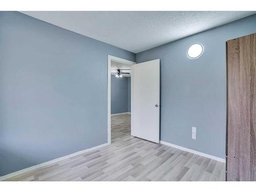 3723 7 Avenue Nw, Calgary, AB - Indoor