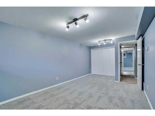 3723 7 Avenue Nw, Calgary, AB - Indoor Photo Showing Other Room