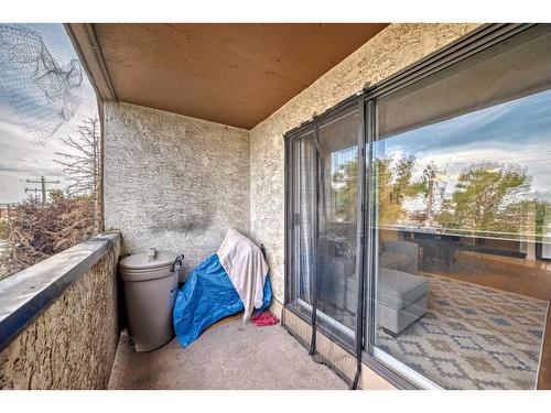 302-1712 38 Street Se, Calgary, AB - Outdoor With Exterior