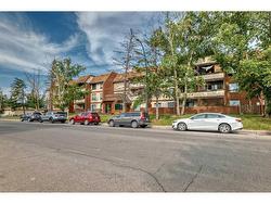 302-1712 38 Street SE Calgary, AB T2A 1H1