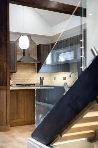 120 15 Street Nw, Calgary, AB - Indoor Photo Showing Kitchen