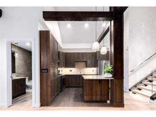 120 15 Street Nw, Calgary, AB - Indoor Photo Showing Kitchen