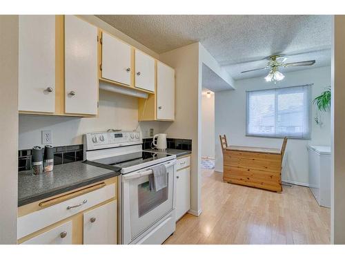 108-15403 Deer Run Drive Se, Calgary, AB - Indoor Photo Showing Kitchen