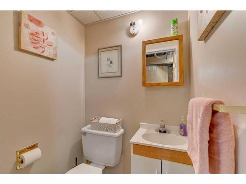 108-15403 Deer Run Drive Se, Calgary, AB - Indoor Photo Showing Bathroom