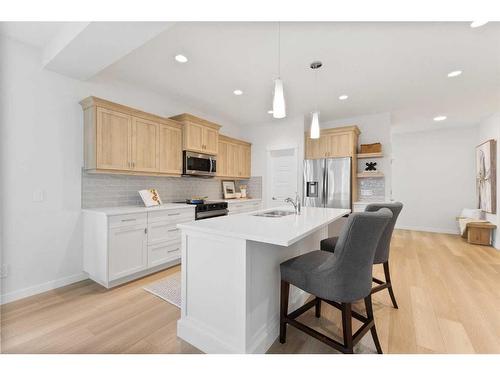 200 Wildrose Crescent, Strathmore, AB - Indoor Photo Showing Kitchen With Stainless Steel Kitchen With Upgraded Kitchen