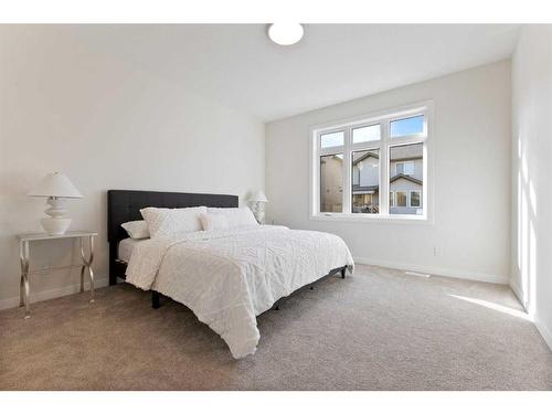 200 Wildrose Crescent, Strathmore, AB - Indoor Photo Showing Bedroom