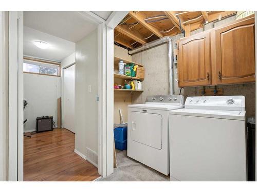 4304 58 Street Ne, Calgary, AB - Indoor Photo Showing Laundry Room