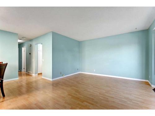 4304 58 Street Ne, Calgary, AB - Indoor Photo Showing Other Room