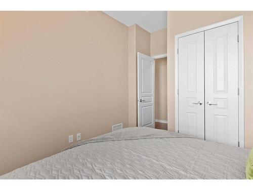 2502-1320 1 Street Se, Calgary, AB - Indoor Photo Showing Bedroom