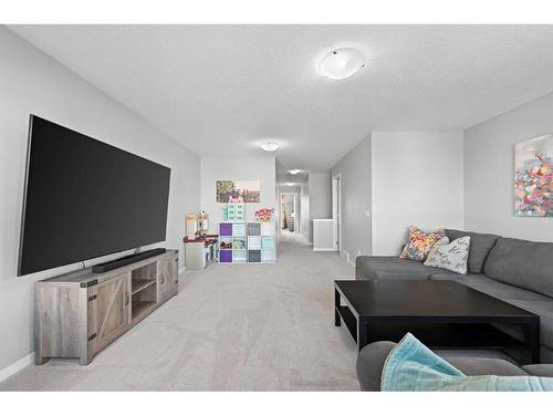 109 Belmont Terrace Sw, Calgary, AB - Indoor Photo Showing Living Room