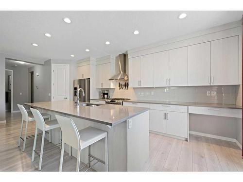 109 Belmont Terrace Sw, Calgary, AB - Indoor Photo Showing Kitchen With Double Sink With Upgraded Kitchen