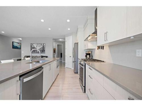 109 Belmont Terrace Sw, Calgary, AB - Indoor Photo Showing Kitchen With Upgraded Kitchen