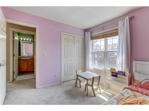 18 Covewood Circle Ne, Calgary, AB - Indoor Photo Showing Bedroom