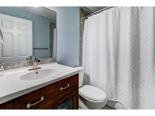 18 Covewood Circle Ne, Calgary, AB - Indoor Photo Showing Bathroom