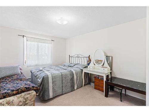 2301-20 Harvest Rose Park Ne, Calgary, AB - Indoor Photo Showing Bedroom