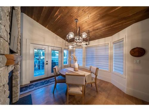 251 Gleneagles View, Cochrane, AB - Indoor Photo Showing Dining Room