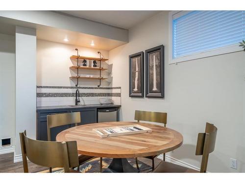 251 Gleneagles View, Cochrane, AB - Indoor Photo Showing Dining Room