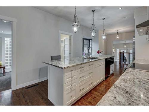 3012 7 Street Sw, Calgary, AB - Indoor Photo Showing Kitchen With Upgraded Kitchen