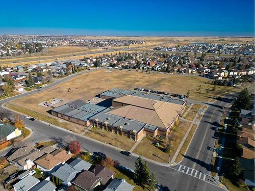 4327 58 Street Ne, Calgary, AB - Outdoor With View