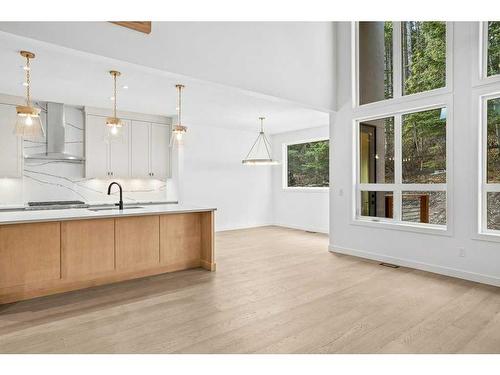 251B Three Sisters Drive, Canmore, AB - Indoor Photo Showing Kitchen