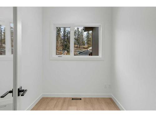 251B Three Sisters Drive, Canmore, AB - Indoor Photo Showing Other Room