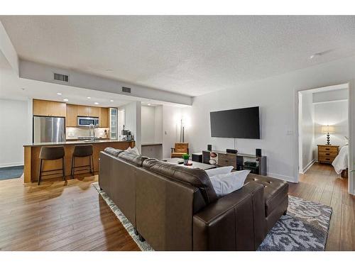 601-1118 12 Avenue Sw, Calgary, AB - Indoor Photo Showing Living Room