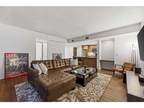 601-1118 12 Avenue Sw, Calgary, AB - Indoor Photo Showing Living Room