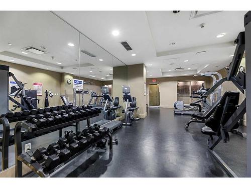 601-1118 12 Avenue Sw, Calgary, AB - Indoor Photo Showing Gym Room