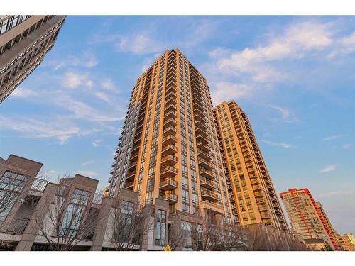 601-1118 12 Avenue Sw, Calgary, AB - Outdoor With Balcony With Facade