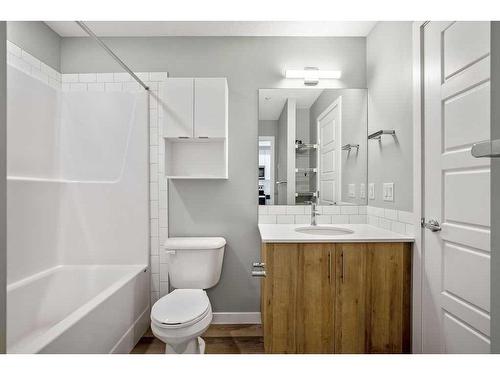 107-1605 17 Street Se, Calgary, AB - Indoor Photo Showing Bathroom