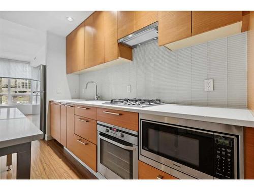 238-222 Riverfront Avenue Sw, Calgary, AB - Indoor Photo Showing Kitchen