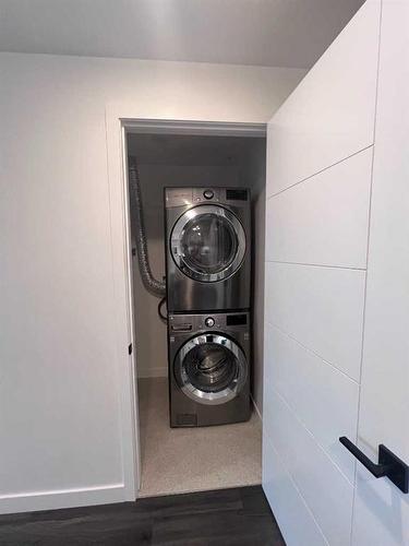 1313-350 Livingston Common Ne, Calgary, AB - Indoor Photo Showing Laundry Room