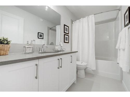 164 Setonstone Manor Se, Calgary, AB - Indoor Photo Showing Bathroom