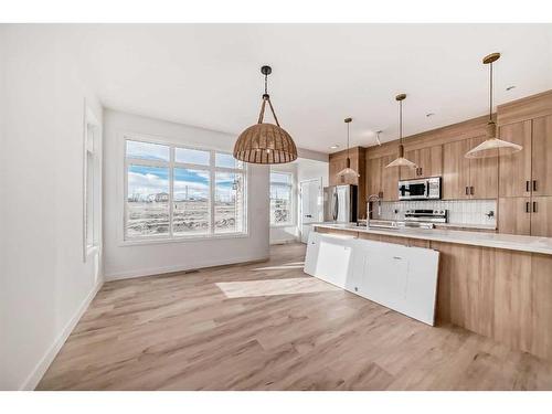 45 Shale Avenue, Cochrane, AB - Indoor Photo Showing Kitchen