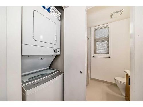 110-16 Auburn Bay Link Se, Calgary, AB - Indoor Photo Showing Laundry Room