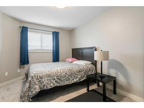 168 Bayside Point Sw, Airdrie, AB - Indoor Photo Showing Bedroom