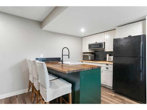 168 Bayside Point Sw, Airdrie, AB - Indoor Photo Showing Kitchen