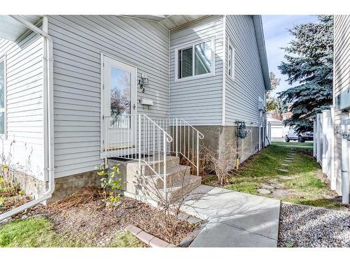 183 Deerfield Drive Se, Calgary, AB - Outdoor With Deck Patio Veranda