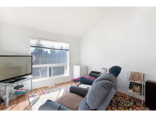 183 Deerfield Drive Se, Calgary, AB - Indoor