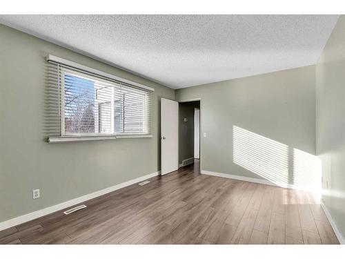 802-2520 Palliser Drive Sw, Calgary, AB - Indoor Photo Showing Other Room