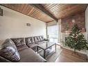 2333 50 Street Ne, Calgary, AB  - Indoor Photo Showing Living Room 