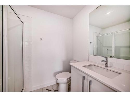 4211-111 Wolf Creek Drive Se, Calgary, AB - Indoor Photo Showing Bathroom