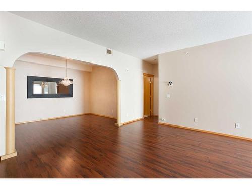 449-8535 Bonaventure Drive Se, Calgary, AB - Indoor