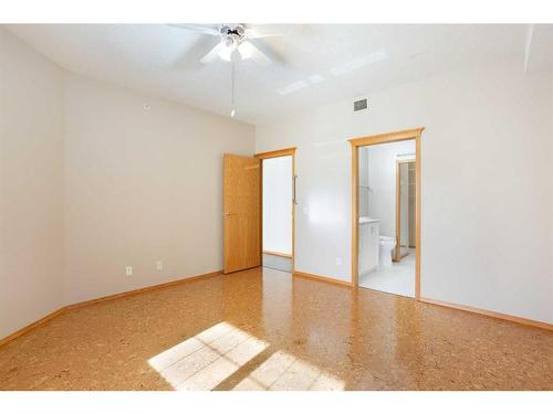 449-8535 Bonaventure Drive Se, Calgary, AB - Indoor Photo Showing Other Room