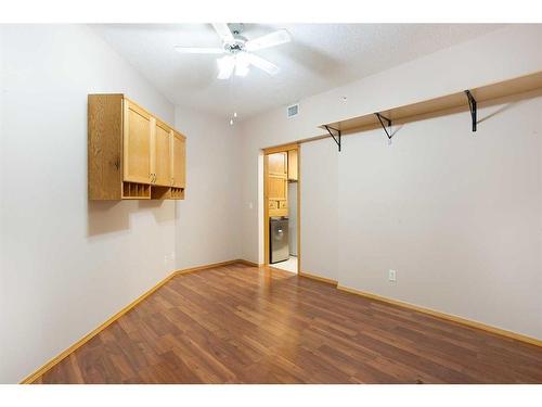 449-8535 Bonaventure Drive Se, Calgary, AB - Indoor Photo Showing Other Room