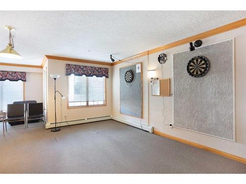 449-8535 Bonaventure Drive Se, Calgary, AB - Indoor Photo Showing Other Room