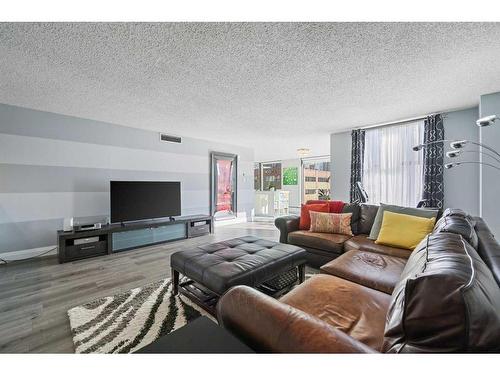 608-1100 8 Avenue Sw, Calgary, AB - Indoor Photo Showing Living Room